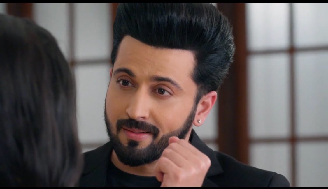 Sorry, but seeing this cute, naughty expression, I saw our naughty boy, The Karan Luthra.🥺🥺🥹🥹⚫️⚫️🧿🧿😍😍😘😘🥳🥳🥰🥰🤩🤩😉😉☺️☺️😌😌❣️❣️😏😏 #DheerajDhoopar #TKLFOREVER #SubhaanSiddiqui @DheerajDhoopar #RabbSeHaiDua
