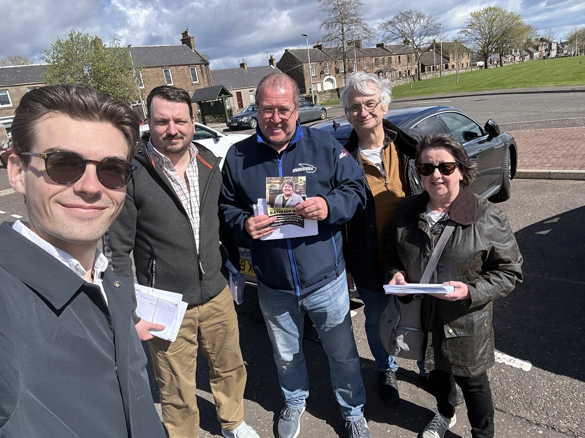 🏴󠁧󠁢󠁳󠁣󠁴󠁿 Cracking team out in Friockheim this afternoon. #ActiveSNP #VoteSNP