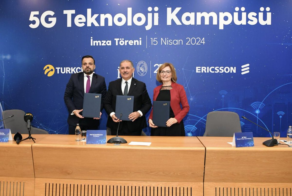 Türkiye'de 5G teknolojisi ilk kez İTÜ'de! 🐝🚎 

İTÜ, @Turkcell ve @ericsson ortaklığında hayata geçirilen '5G Teknoloji Kampüsü' imza töreni gerçekleşti. ✍️

Üniversitemiz, 5G alanında yapılan bu öncü atılım ile sanal gerçeklik, arttırılmış gerçeklik, nesnelerin interneti gibi