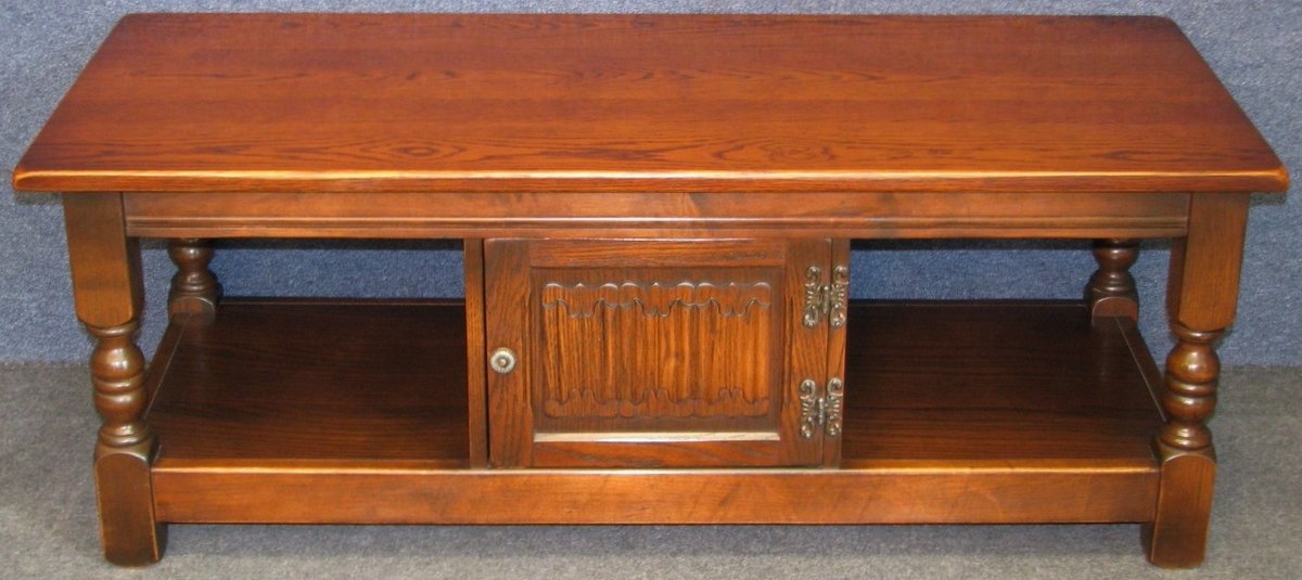 Available to buy now for £295, this lovely Old Charm Oak Coffee Table With Cupboard Centre In Tudor Brown.

ebay.co.uk/itm/3353498426…

#OldCharm #Oak #CoffeeTable
#TudorBrown #OldCharmCoffeeTable #OldCharmTable #OldCharmTudorBrown #LinenFold #AirportAntiques