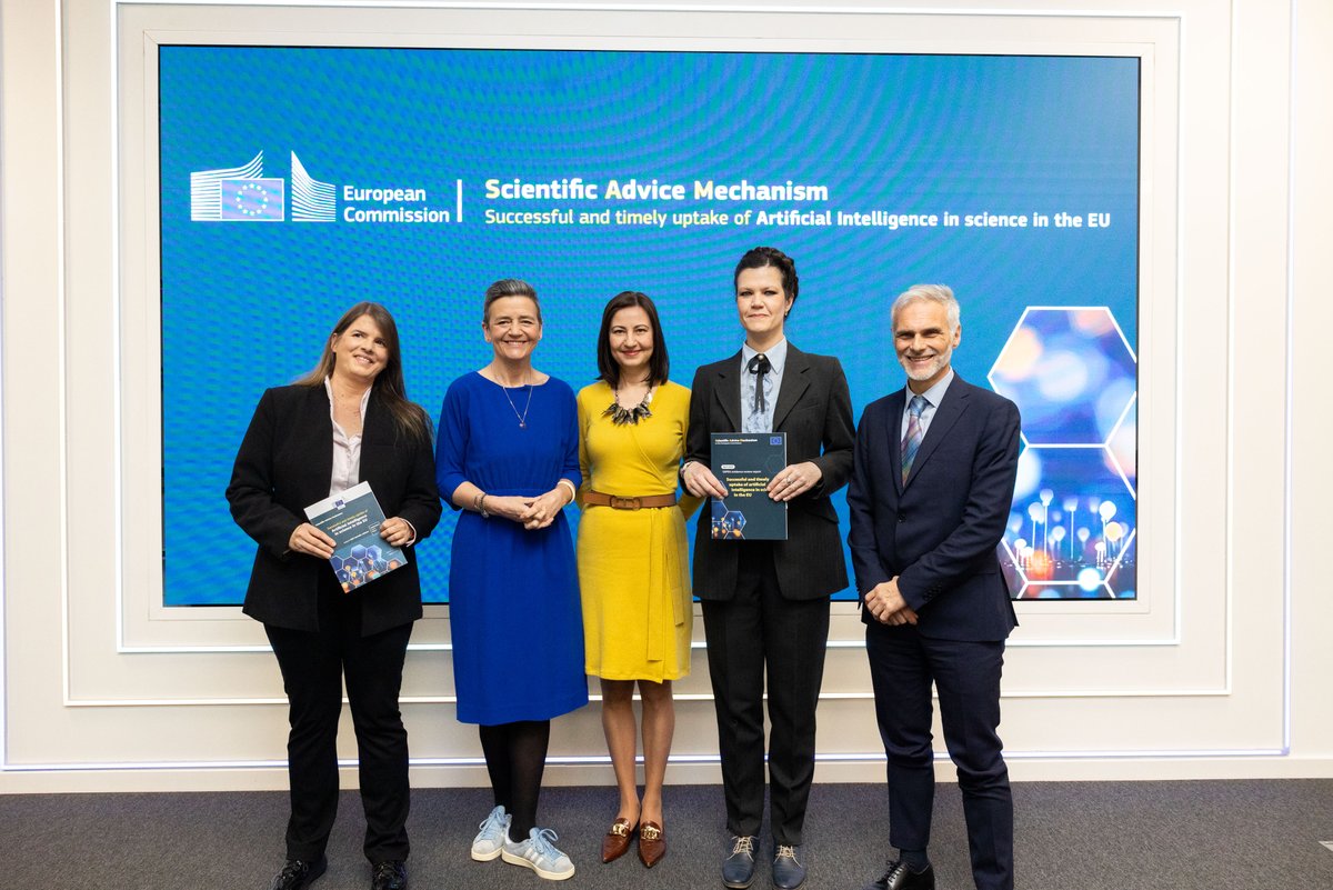 Grateful to receive scientific advisors' independent opinion on #AI4Science, together with @vestager! Their view: 🔹Focus on research directly benefitting citizens 🔹Invest in #AI tools & tech for science 🔹Set up an institute for AI in science 👉 europa.eu/!3t8mPK