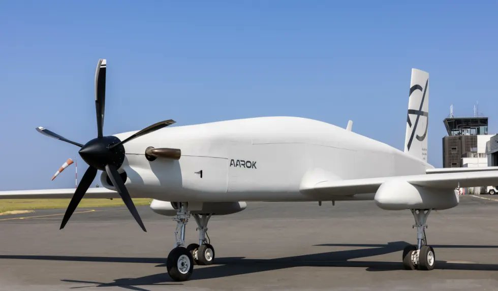 🇫🇷 Le programme de drone de combat français #AAROK vient de franchir plusieurs étapes décisives après avoir été dévoilé en juin 2023 lors du @salondubourget. 

Le 4 avril 2024, les équipes de @TurgisGaillard ont procédé à la première mise sous tension du prototype.

Ce jalon…