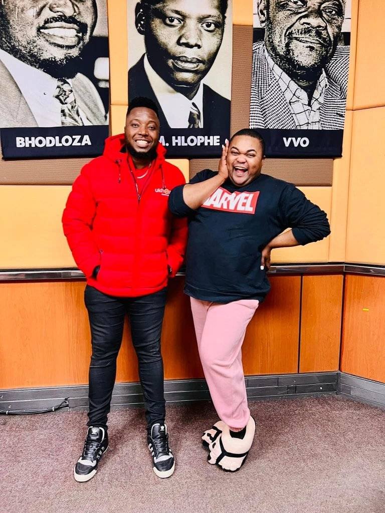 Selifikile ithimba lezindondo🏆

@Tshatha_Ngobe, @ThisIsSelby Mkhize, @Mkhaba_m, @NcoDube  kanye no-@ayandamsweli46 ku #WozaNabanganiBakho, 15:00-18:00

#UkhoziFMWNB #UkhoziFM