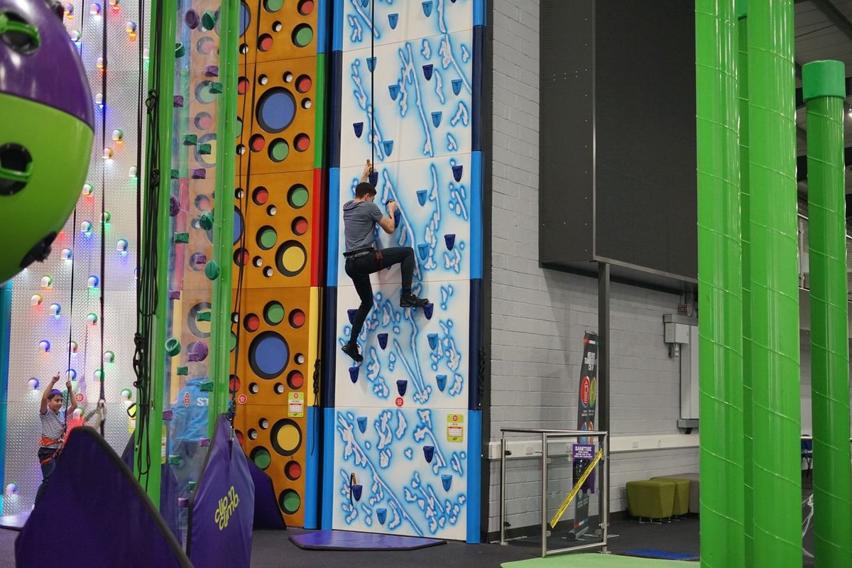 Introducing Climb 'n' Dine! From the 3rd of May, every Friday, 4pm – 5:30pm join us for speed challenges, 28ft heights and plenty of snacks and beverages to keep your energy levels high! For only £15! To secure your spot, you can book online by visiting bit.ly/3xzvDdp