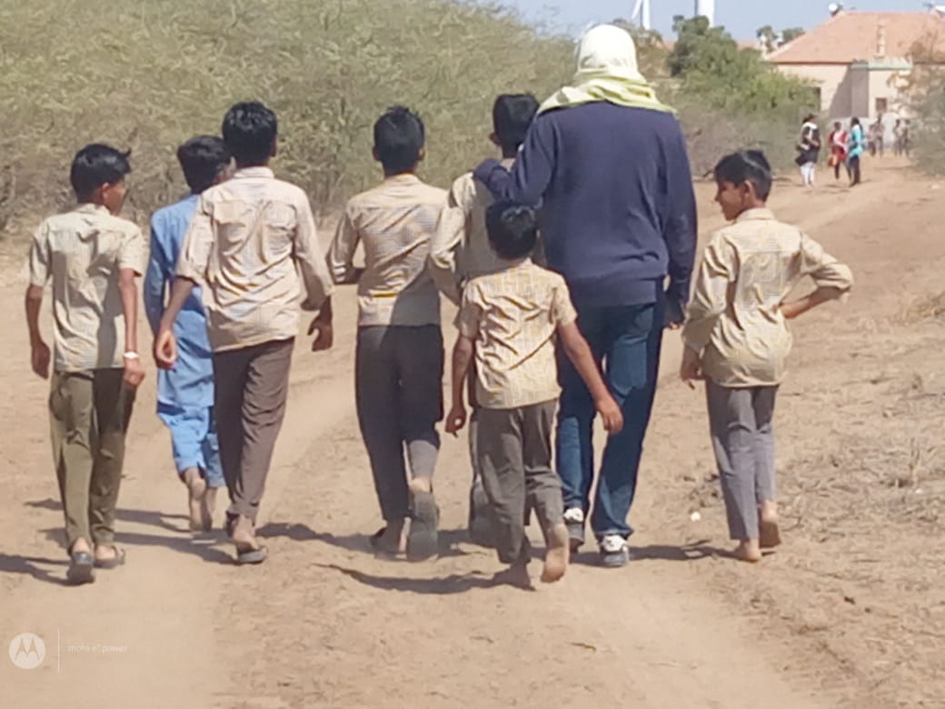 TissDMCourse's tweet photo. As part of their fieldwork, first-year Master's students from JTSDS visited Jakhau in Kutch district of Gujarat. In this region, the students conducted a rapid assessment of different coastal villages to understand coastal erosion concerns
#Erosion #CoastalEcosystem #Fieldwork https://t.co/dCu9EQv9Iy