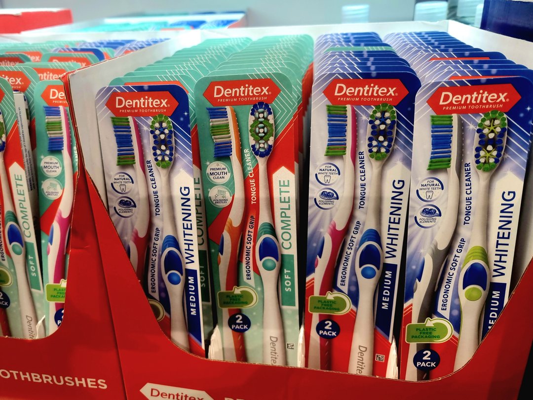 .@AldiUK has introduced new plastic-free packaging on its everyday own-label toothbrushes, contributing towards its goal of removing an estimated 17 tonnes of plastic packaging every year packagingeurope.com/news/new-plast…
