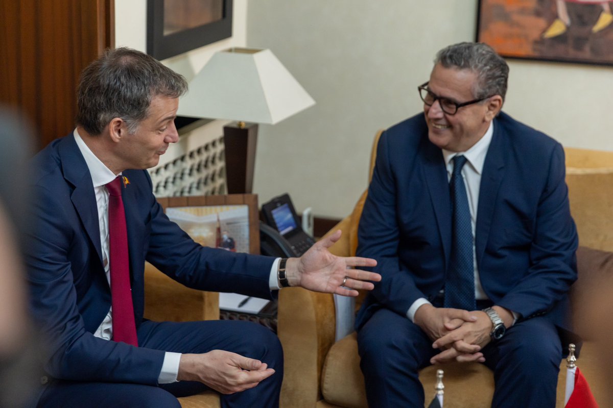 alexanderdecroo's tweet photo. Le gouvernement belge remercie le Maroc 🇲🇦 pour son accueil chaleureux.

Notre objectif est clair: renforcer les relations économiques, énergetiques, sécuritaires et migratoires.

Ma rencontre avec @ChefGov_ma fut l’occasion de rappeler que la Belgique est un partenaire solide. https://t.co/c8Yp03ac81