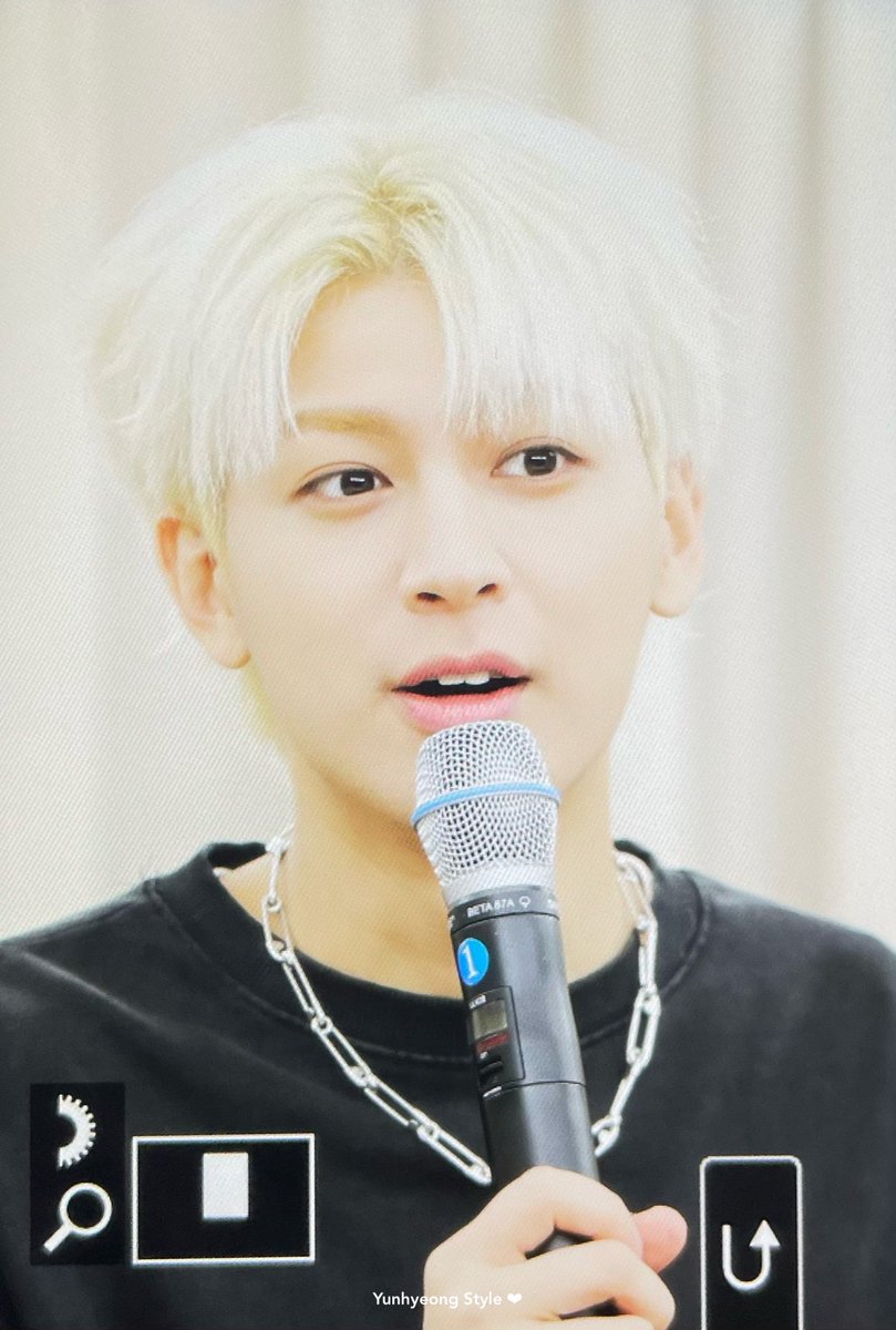 240415 대면 사인회 오늘 너무 멋있고 머리도 최😭😭수고했어요 ! 행복한 시간이 고맙당!
#iKON #아이콘 #윤형 #송윤형 #SONG #Yunhyeong #ユニョン