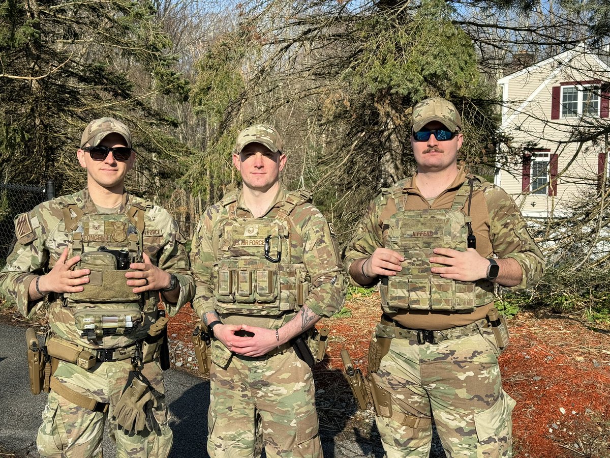 Security Forces from the 104th Fighter Wing are among the 400 Massachusetts Guard members working along the Marathon route with local law enforcement to ensure public safety during this year’s #BostonMarathon. #BAA, @OfficialMassANG @AdjutantGenMA @EOPSS