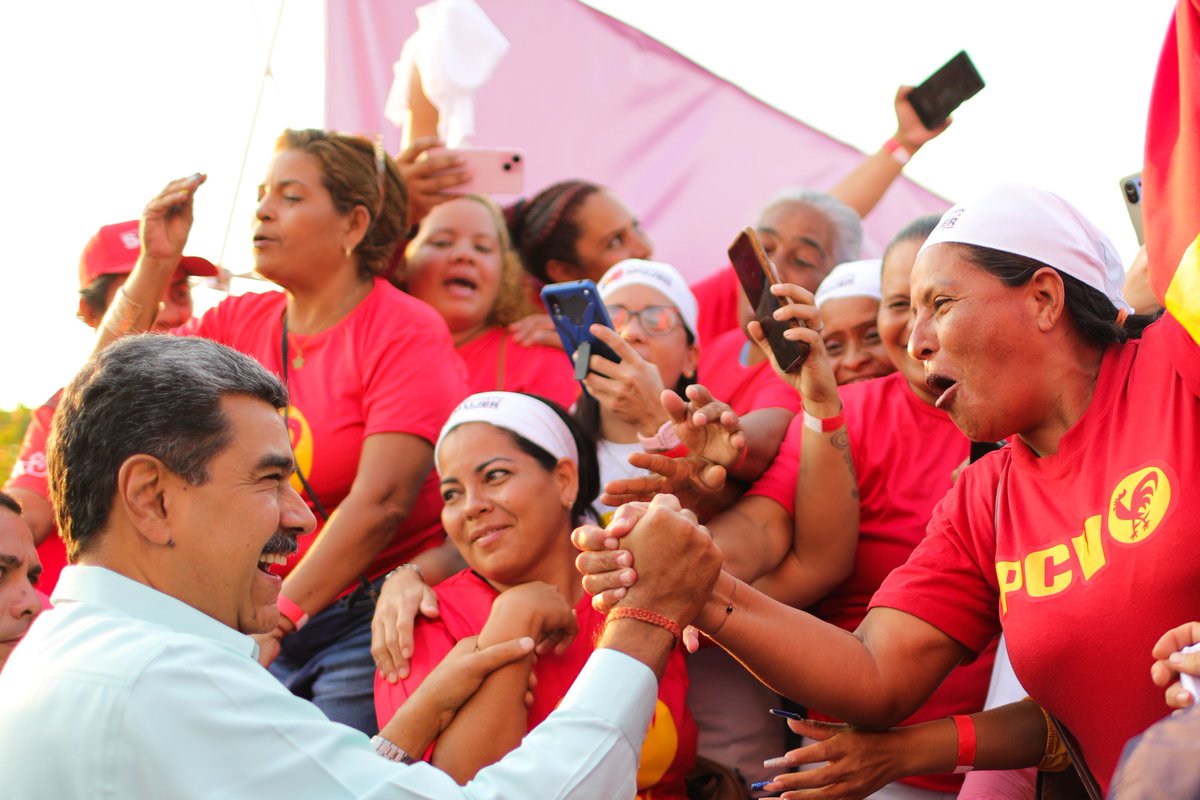 #15Abr | 🇻🇪 📢¡ETIQUETA DEL DÍA! ▶️

#VamosPaLanteMaduro

¡Estamos del lado correcto de la historia!