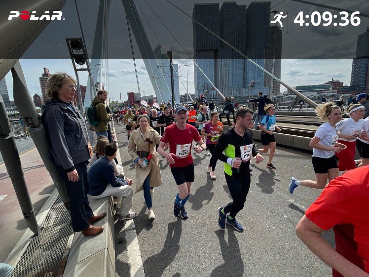 Rotterdam wat was je mooi. Genoten van de 42.2 kilometer 4 uur 9 minuten 💪