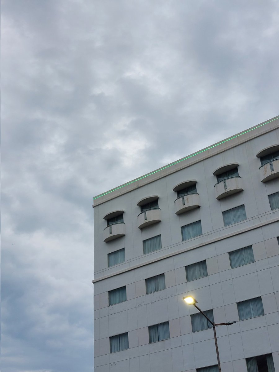 fvadddd's tweet image. Pakelah hape pintarmu biar lebih sering motret.

#withGalaxy #A52s5G