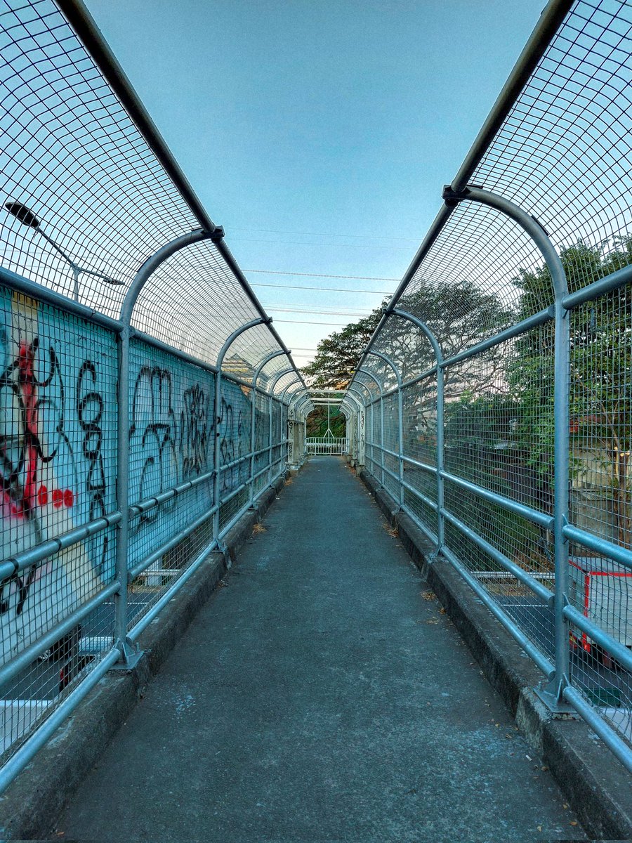 fvadddd's tweet image. Pakelah hape pintarmu biar lebih sering motret.

#withGalaxy #A52s5G