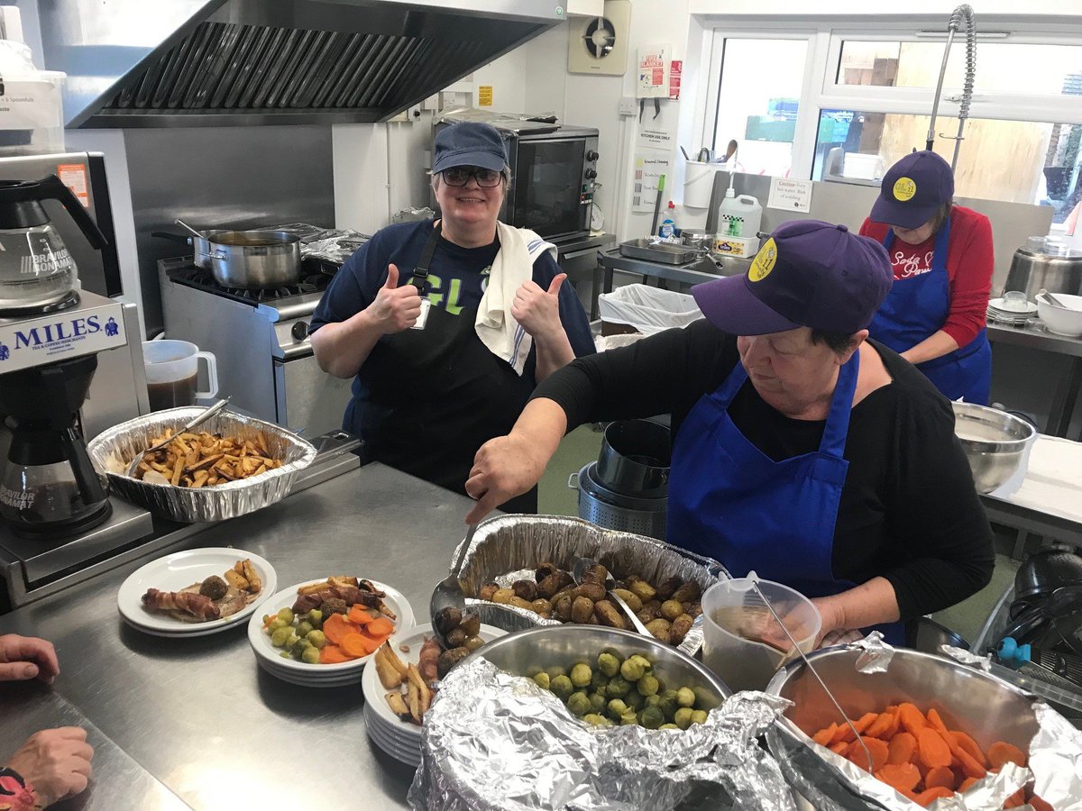 Are you an expert veg prepper? A whizz at plating up? Don't mind helping with the dishes? We're looking for a volunteer to join our team for a couple of hours on a Thursday helping to prepare and serve our Community Lunch. Find out more about this role 👉 gl11.org.uk/volunteering