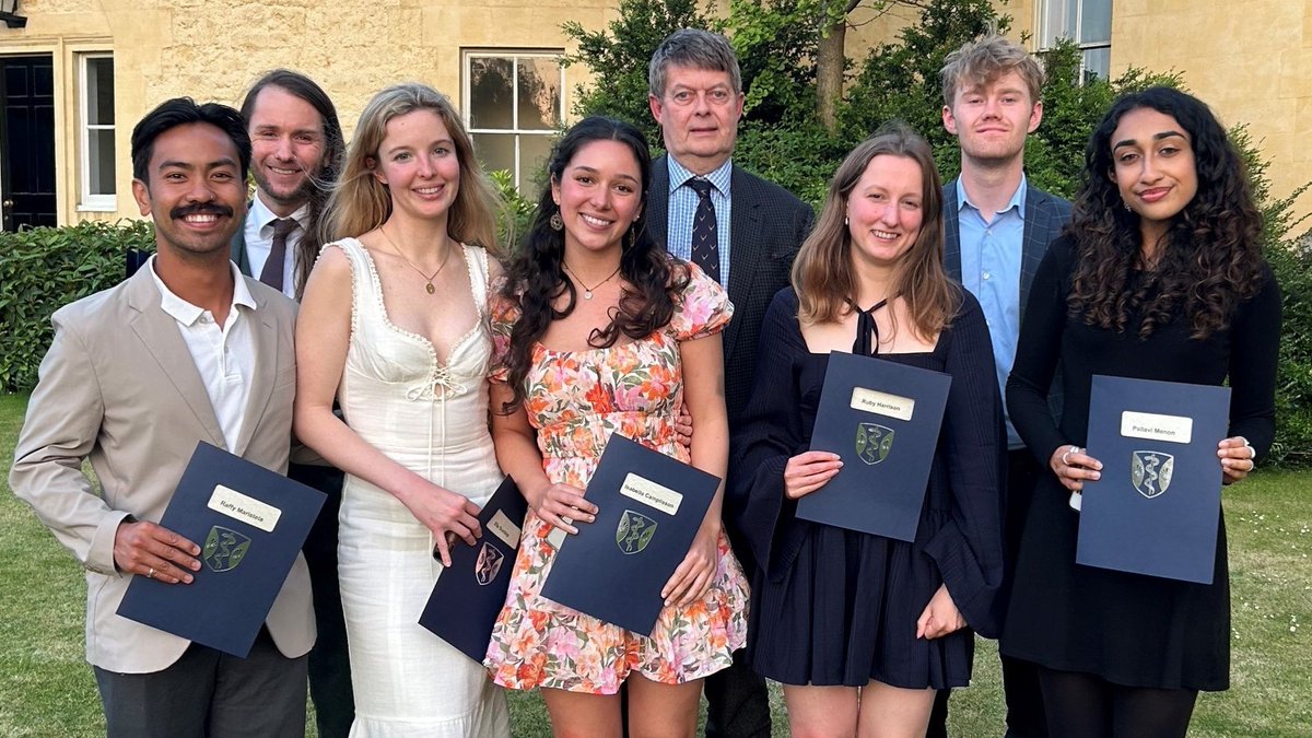 Do you know a student who has gone beyond the call of duty and responsibility? Nominations are now open for the Nautilus Awards 2024! Submit your nominations ⬇️ gtc.ox.ac.uk/.../nautilus-a…