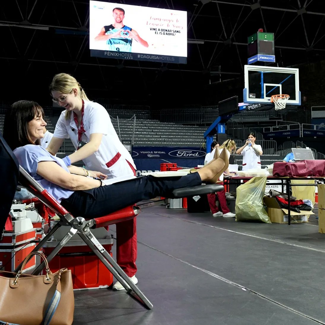 Avui he participat en la campanya de donació de sang que organitza <a href="/morabancandorra/">MoraBanc Andorra</a> amb la col·laboració de <a href="/creuroja/">Creu Roja Andorrana</a> i de la secretaria d’Esports del <a href="/GovernAndorra/">Govern d'Andorra</a>

Fins a les 20 hores podeu donar sang al Poliesportiu d’Andorra, animeu-vos-hi!