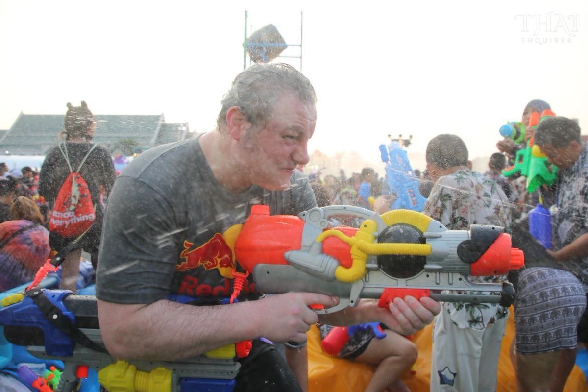 Water fights at Sanam Luang today #Thailand #สงกรานต์ #สงกรานต์2567 #Songkran #Songkran2024