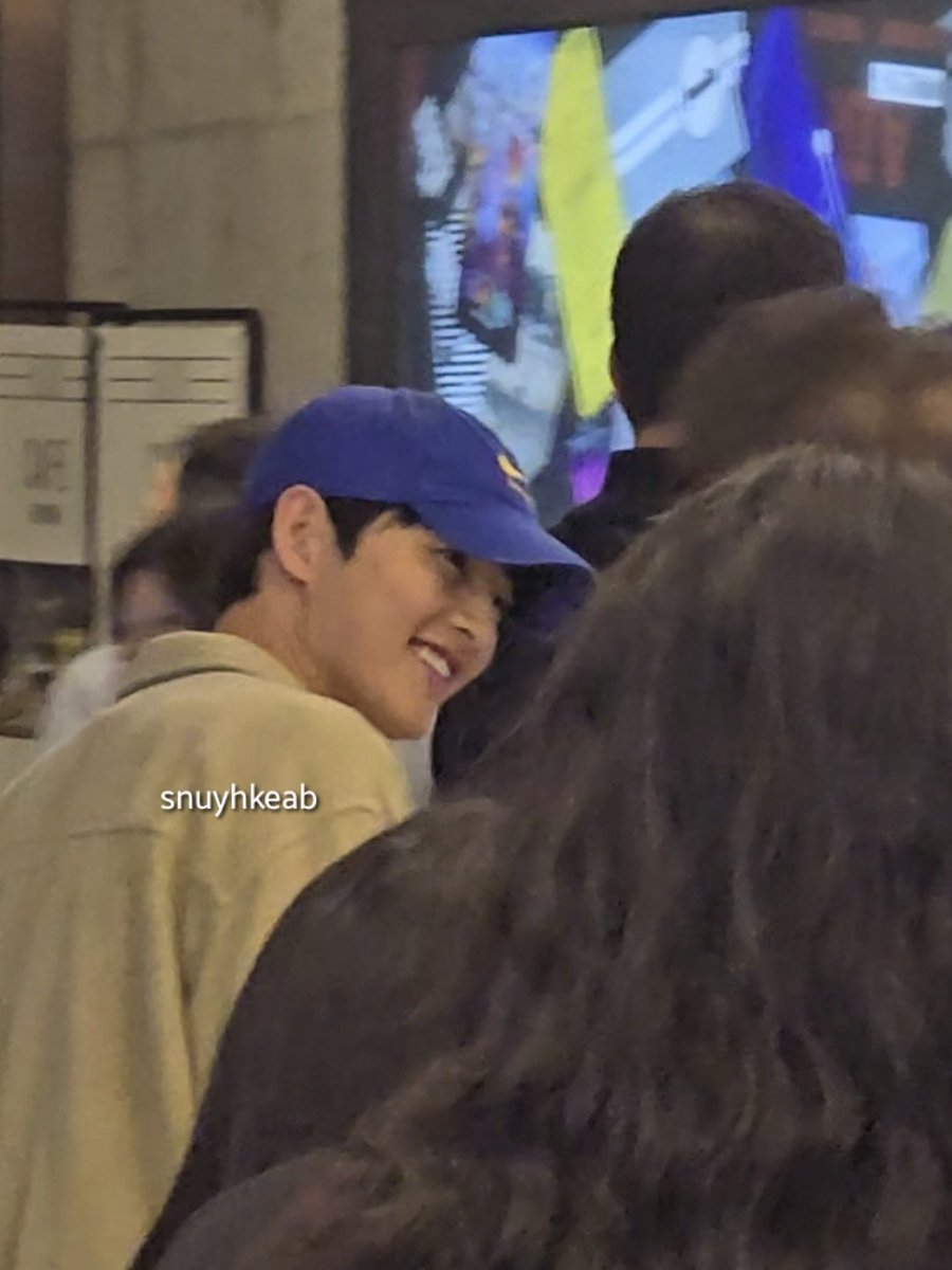 WE SAW SONG JOONGKI AT COEX ARTIUM MEGABOX?????? WHAT A WAY TO END THE DAAYYYY OMGGG