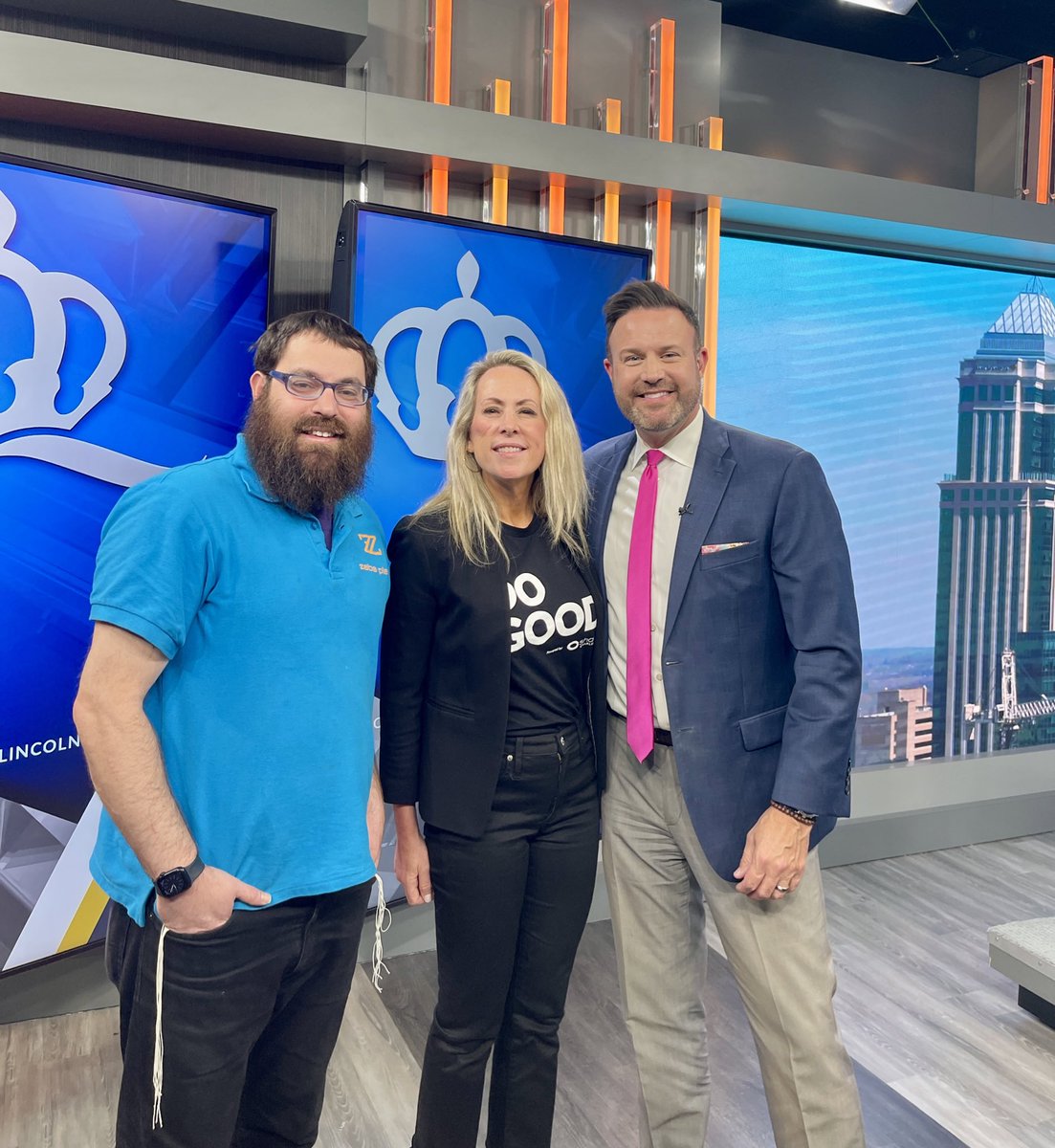 JasonHarperTV's tweet photo. #DoGoodWeek starts TODAY!! #NatlVolunteerWeek
Thanks to @shareclt and @ZabsPlace for having a heart for our community!
@Queen_City_News https://t.co/CiJ5gZtqWy
