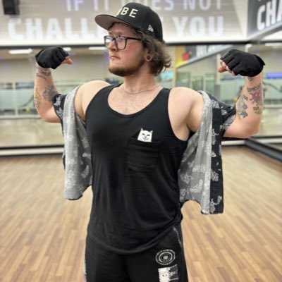 mr_picklesssss's tweet photo. #NewProfilePic #GymRat #Gym #Fitness #Grind #ReturnFromTwitterHiatus #Flex #GymLife #HeavyLifting #Heavy #Muscles https://t.co/thVqsAos7X