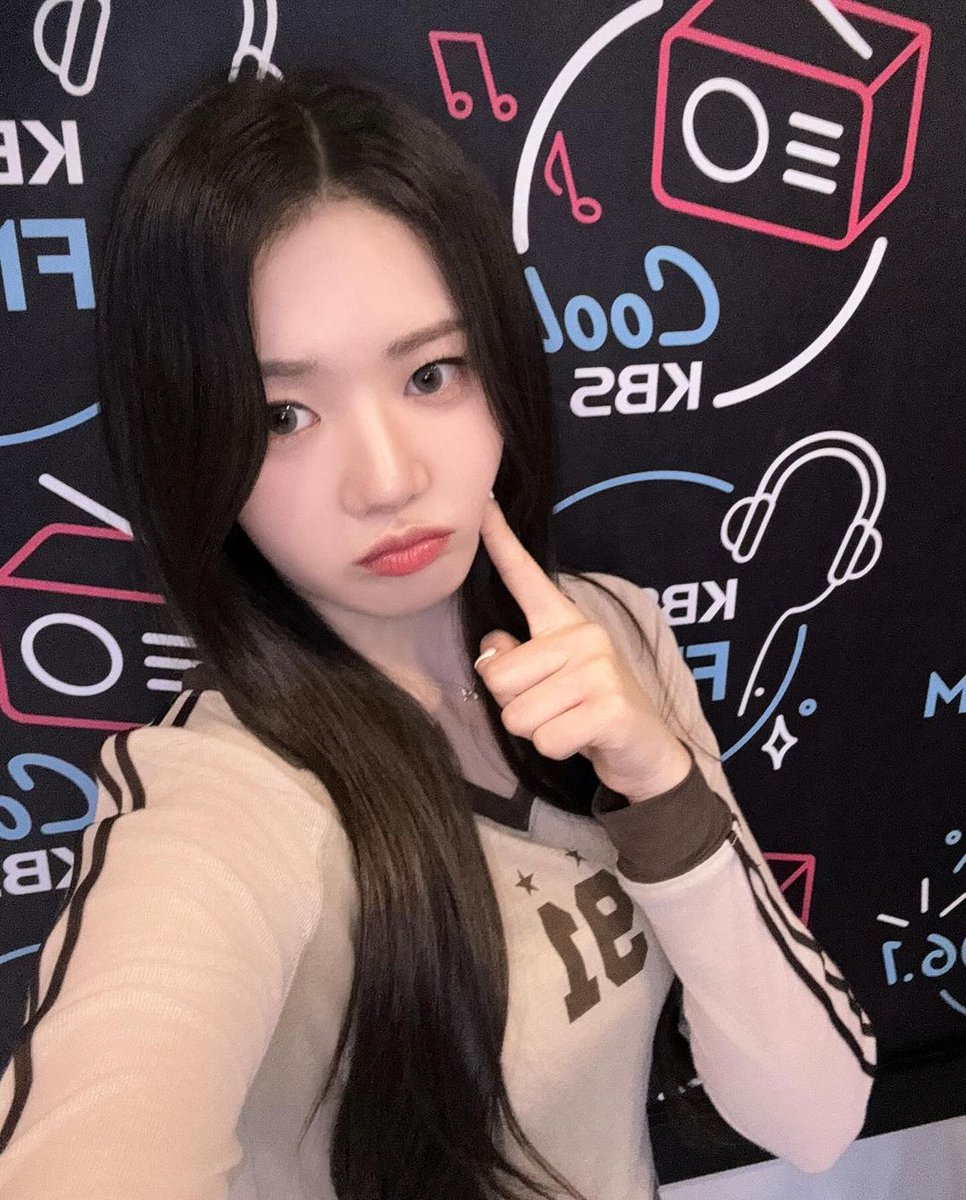forbabymonster's tweet photo. #BABYMONSTER Ahyeon, Rora, Pharita and Chiquita selca on KBS COOL FM! 

#베이비몬스터 @YGBABYMONSTER_ https://t.co/KIrJfxsC6a