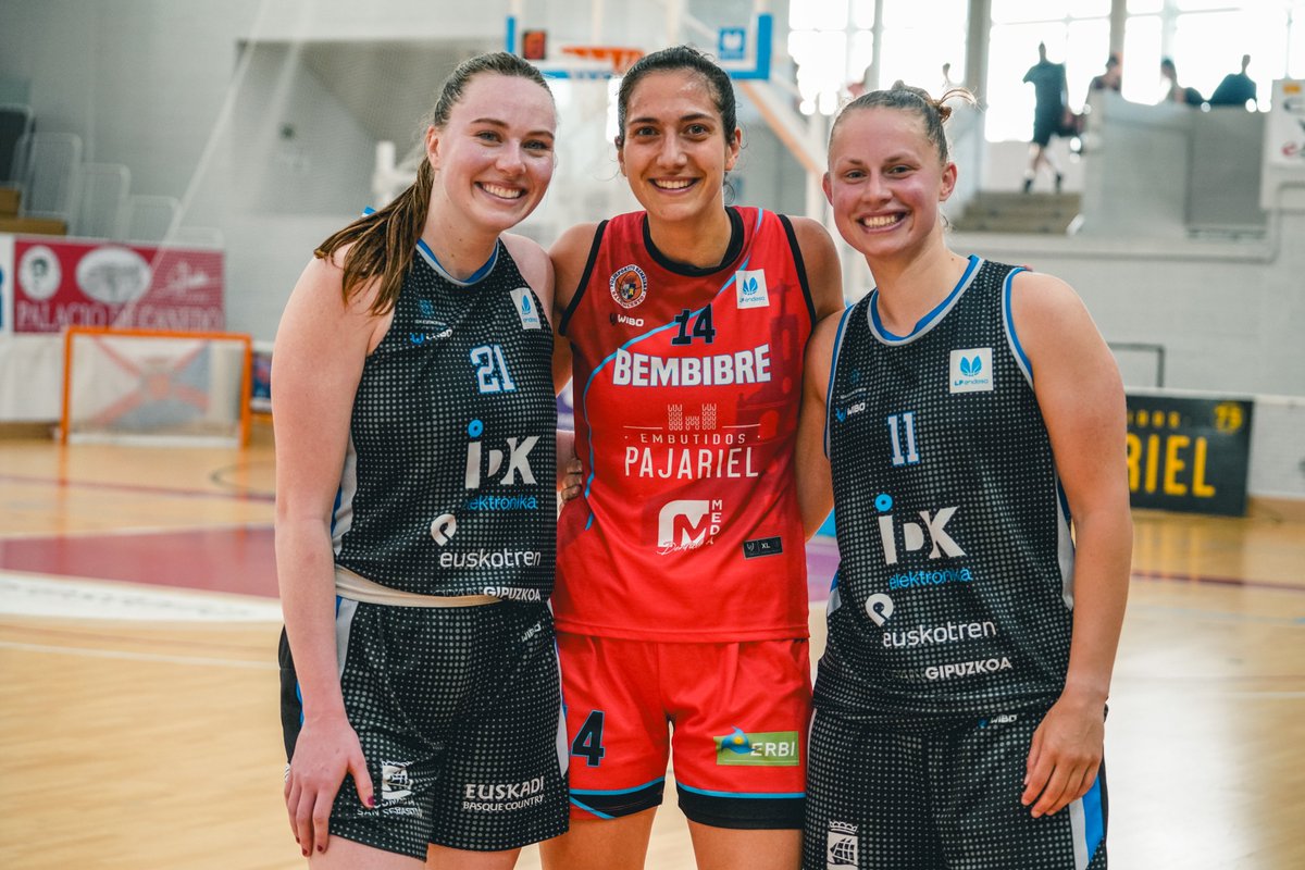CBBembibrePDM's tweet photo. 🤗 #Reencuentros | El pasado sábado la ⛹️‍♀️ capitana del @CBBembibrePDM, @laiamoya18, se 👀 reencontró con @LauraWesterik y @erinwhalen12, jugadoras del @ibaetabasket con las que 🏀 jugó la pasada temporada. https://t.co/unjnEC6bHn