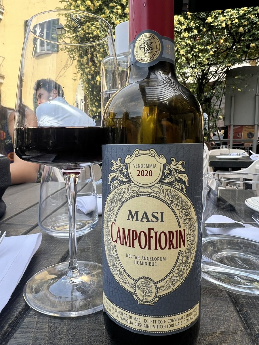 joseipb77's tweet photo. Probando Italia 🇮🇹 
#vinos #rossoverona #masi #venezia #ribollagialla https://t.co/itoa0rust6