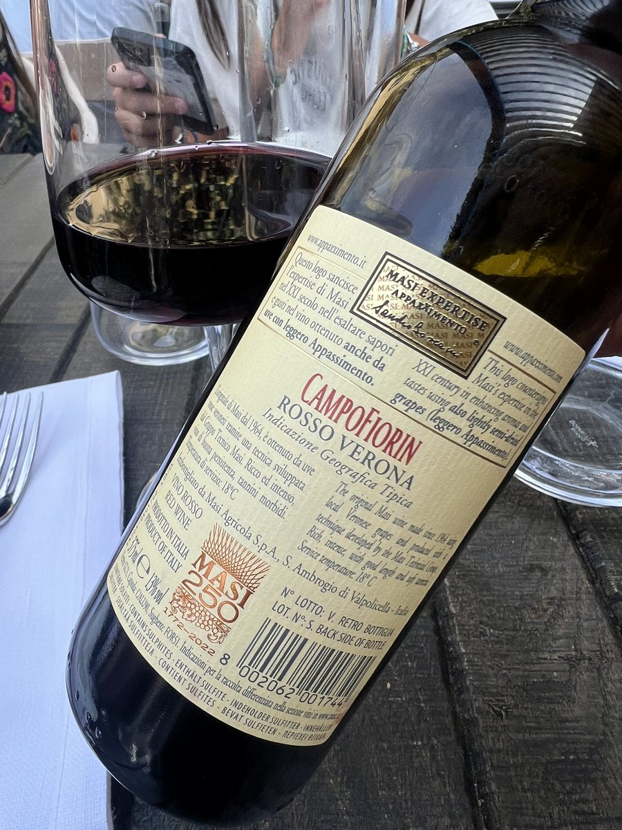 joseipb77's tweet photo. Probando Italia 🇮🇹 
#vinos #rossoverona #masi #venezia #ribollagialla https://t.co/itoa0rust6