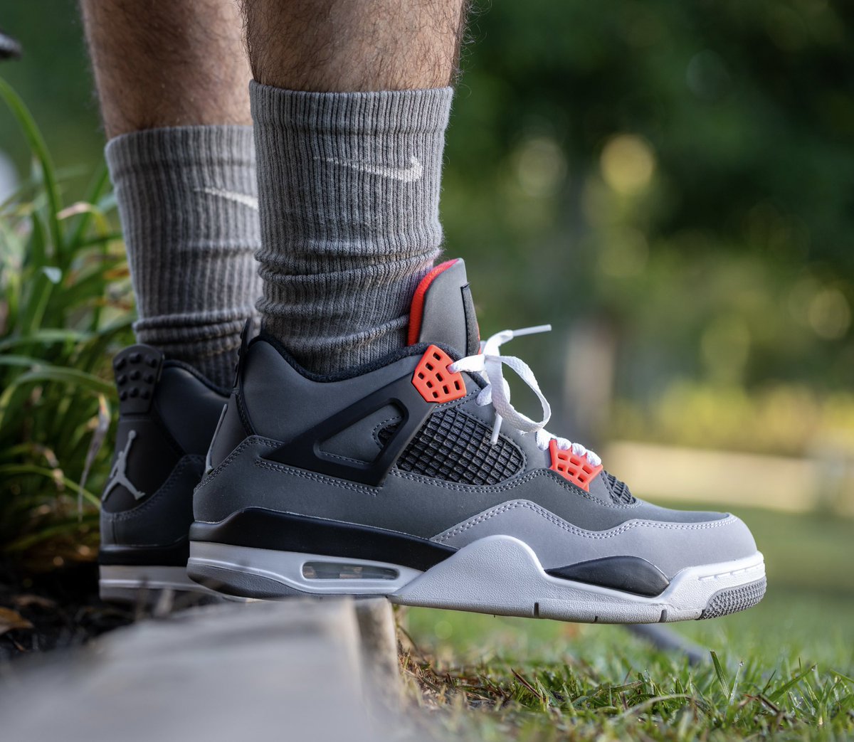 Today’s #kotd for #mjmondays is the 2022 Air Jordan IV ‘Infrared’ 

#nike #nikeair #jumpman #airjordan #jordan #sneaker #sneakerhead #sneakers #SnkrsLiveHeatingUp #snkrskickcheck #canon