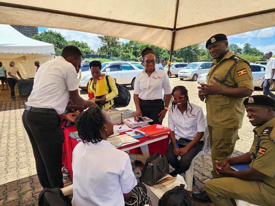 🧵 #AccesstoJustice #GenderEquality Organized by the Judiciary, the National Annual Court Open Day aims to bring access to judicial services closer to the people. Happening at Kololo Independence Grounds, the event is for all judicial officers in Uganda to interact with the