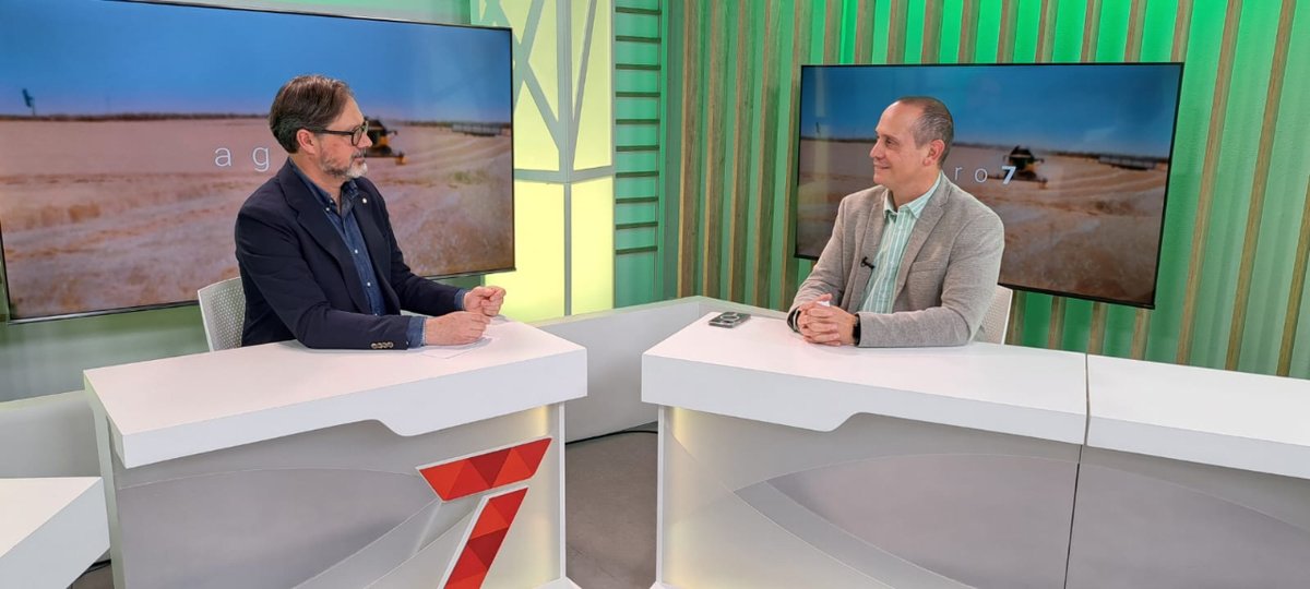 🧑‍🌾 <a href="/dav_herzog/">David Herzog</a>, Coordinador de Cultivo de Tomate 🍅 de @rijkzwaanes en el programa 𝐀𝐠𝐫𝐨𝟕 de <a href="/7TVAndalucia/">7TV Andalucía</a> habla del #CongresoTomeet con <a href="/DeBeFe/">David Baños</a>.

 📺 7tvandalucia.es/andalucia/agro…