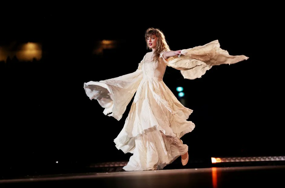 taylorswift_024's tweet image. Taylor Swift continues to captivate audiences with her creative ventures, and 'The Tortured Poets Department' is no exception. This exclusive preorder promises a unique experience for fans, showcasing Taylor's unparalleled artistry.
#TargetExclusive