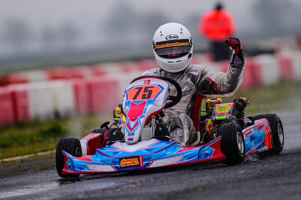 WhitelandsAcad's tweet photo. We're very proud of one of our Year 10 students, who's won the final in the UK Kart series - Junior Prokart category. After coming on the podium in 2 of the 3 heats, this puts him in the lead for the championship across the UK, and means he's Number 1 in the UK Kart series. https://t.co/mOaWZpRao2