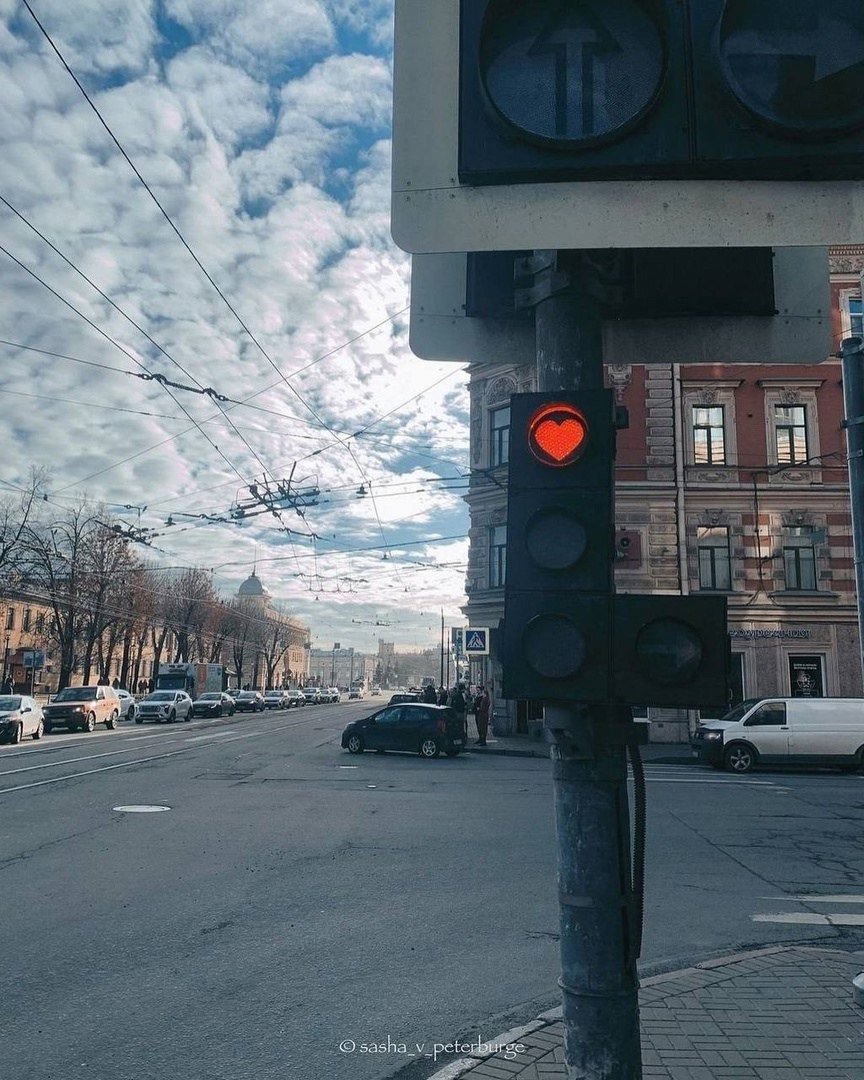Необычный светофор на углу Загородного проспекта и Гороховой улицы❤️ Фото: sasha_v_peterburge