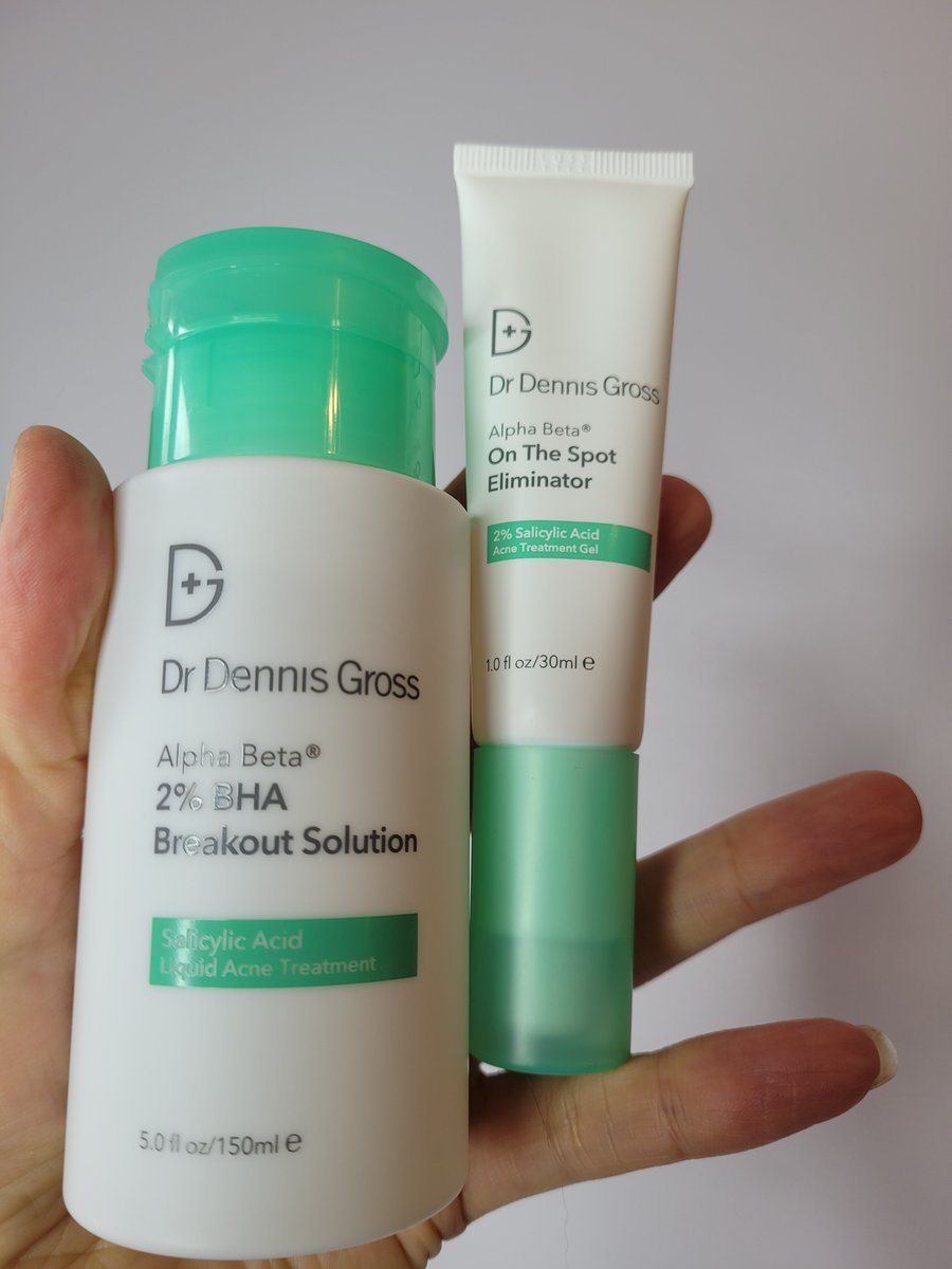 Dr. Dennis Gross's Alpha Beta 2% Breakout Solution has a unique blend of BHA that goes beyond traditional treatments.  On the Spot Eliminator With 2% salicylic acid zaps breakouts & calms redness. 💥

#SephoraPartner #BeautyInsiderCommunity #sponsored #drdennisgross #clearskin