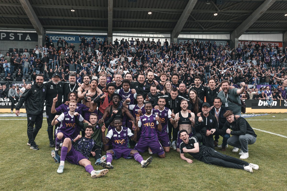 #Throwback to last Sunday’s sensational victory for @kbeerschotva! A remarkable achievement that secured the club's promotion to the Pro League! Congratulations, lads! 💜 #ErreàSport #WeAre13