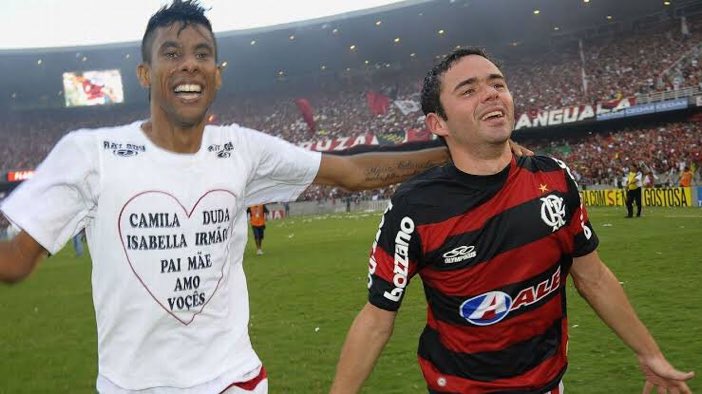 futnostalgico's tweet photo. Léo Moura e Juan, uma das melhores duplas de laterais da história do Flamengo.

Nostálgico! https://t.co/RYx3Ox8gZl