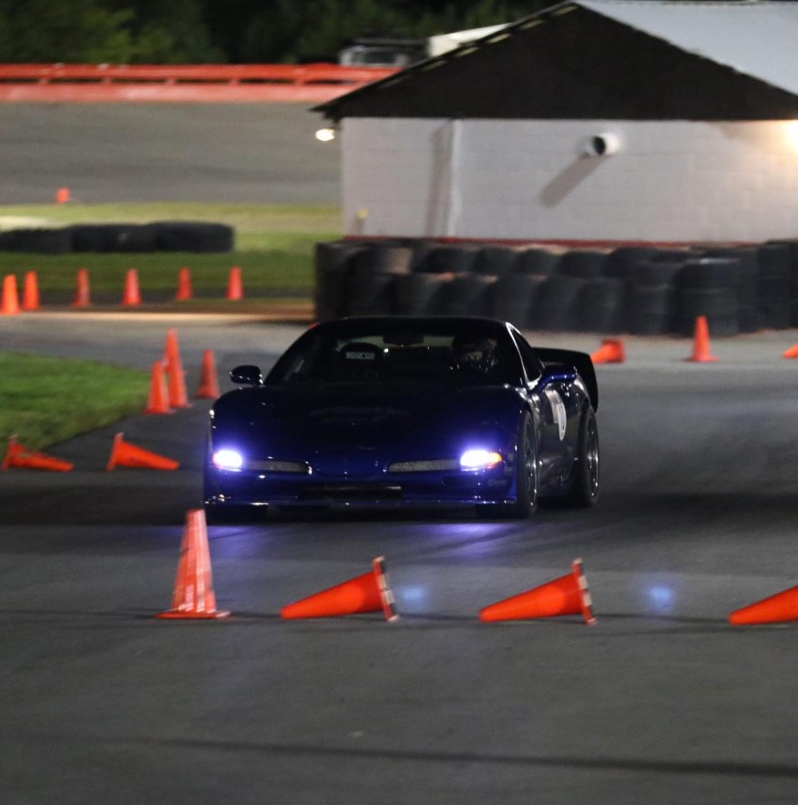 Swirls smoother than soft serve. 📷IG: umimotorsportspark #autocross #corvette