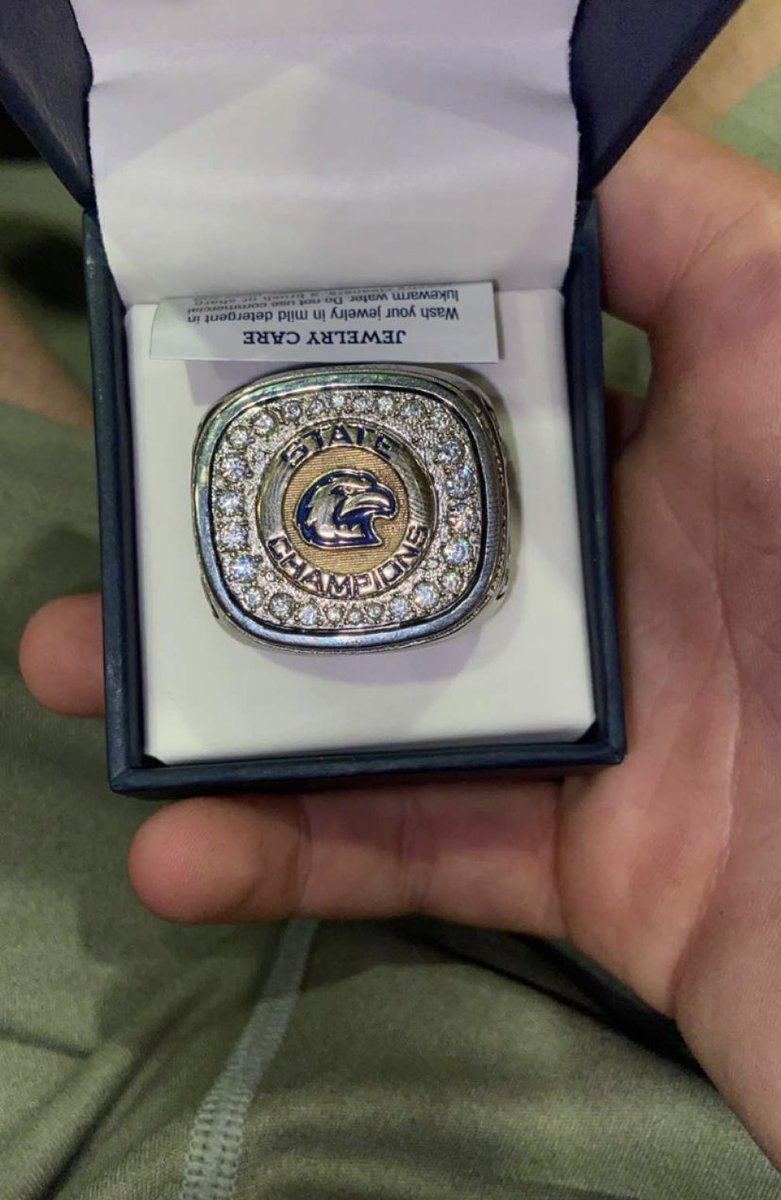 Great to get back with the guys one last time to celebrate our 2023 football season. Rings were 🔥 @LNEagleFootball @CoachLMoore @CoachALierman @STFFAKC