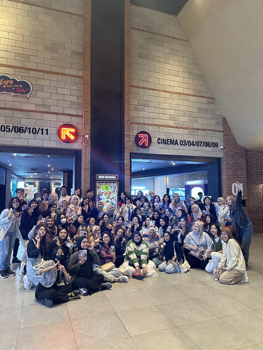 woonhugz's tweet photo. Knock knock, who's there? These are Indonesian Onedoors after watching Boynextdoor Toni3ht at CGV Grand Indonesia. 

Thank you for the great comeback, thank you for your music @BOYNEXTDOOR_KOZ 

#BOYNEXTDOOR_COMEBACK
#BOYNEXTDOOR_HOW https://t.co/M4NXY17qjM