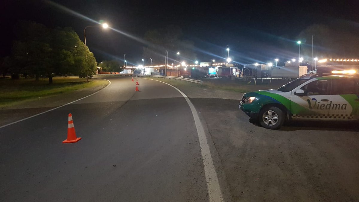 OPERATIVOS DE TRÁNSITO
Resultaron en el secuestro de catorce vehículos. El 70 por ciento correspondió a la falta de documentación, en autos y motos. El porcentaje restante se debió a casos de alcoholemia positiva.
Información en acortar.link/E2J4SN
#Viedma
#viedmacomunidad