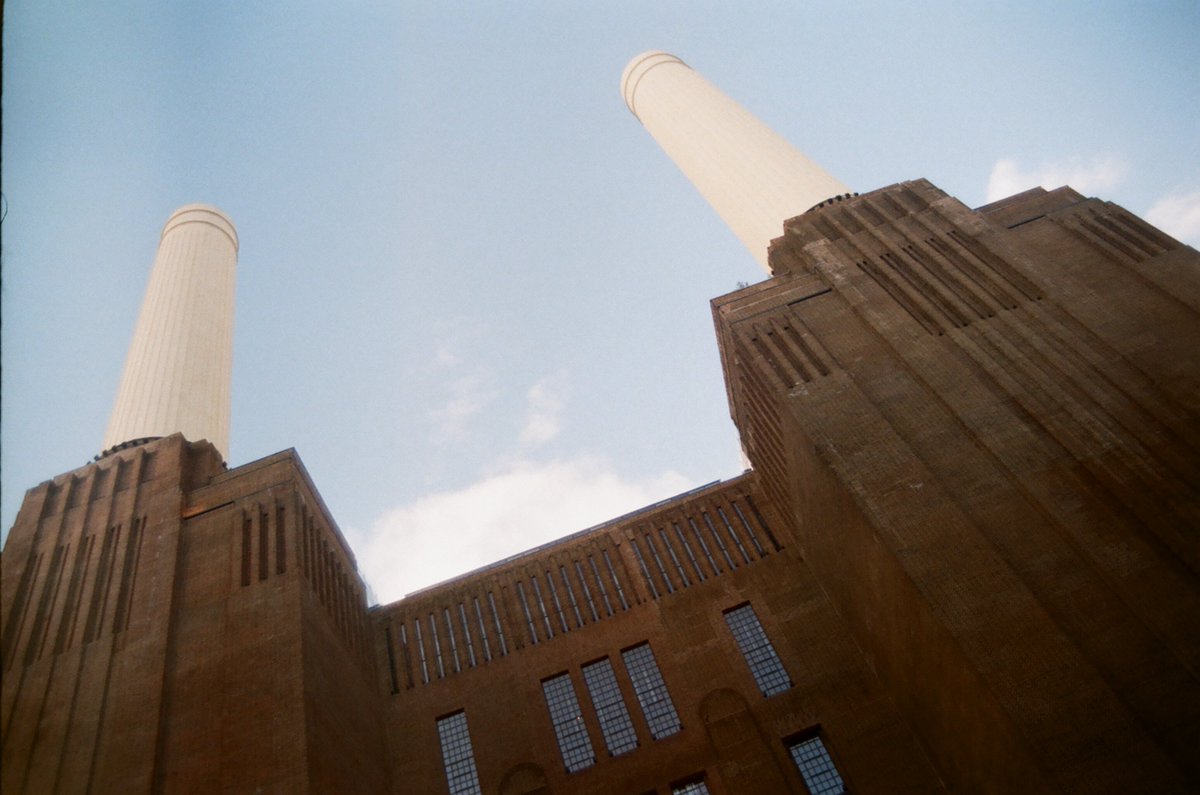 luigiht_'s tweet photo. In today's episode of Luis experimenting with film: how to ruin almost a full roll by not making sure it's fully rewound when opening the back of the camera... 🙃 https://t.co/8W4jPQo2bQ