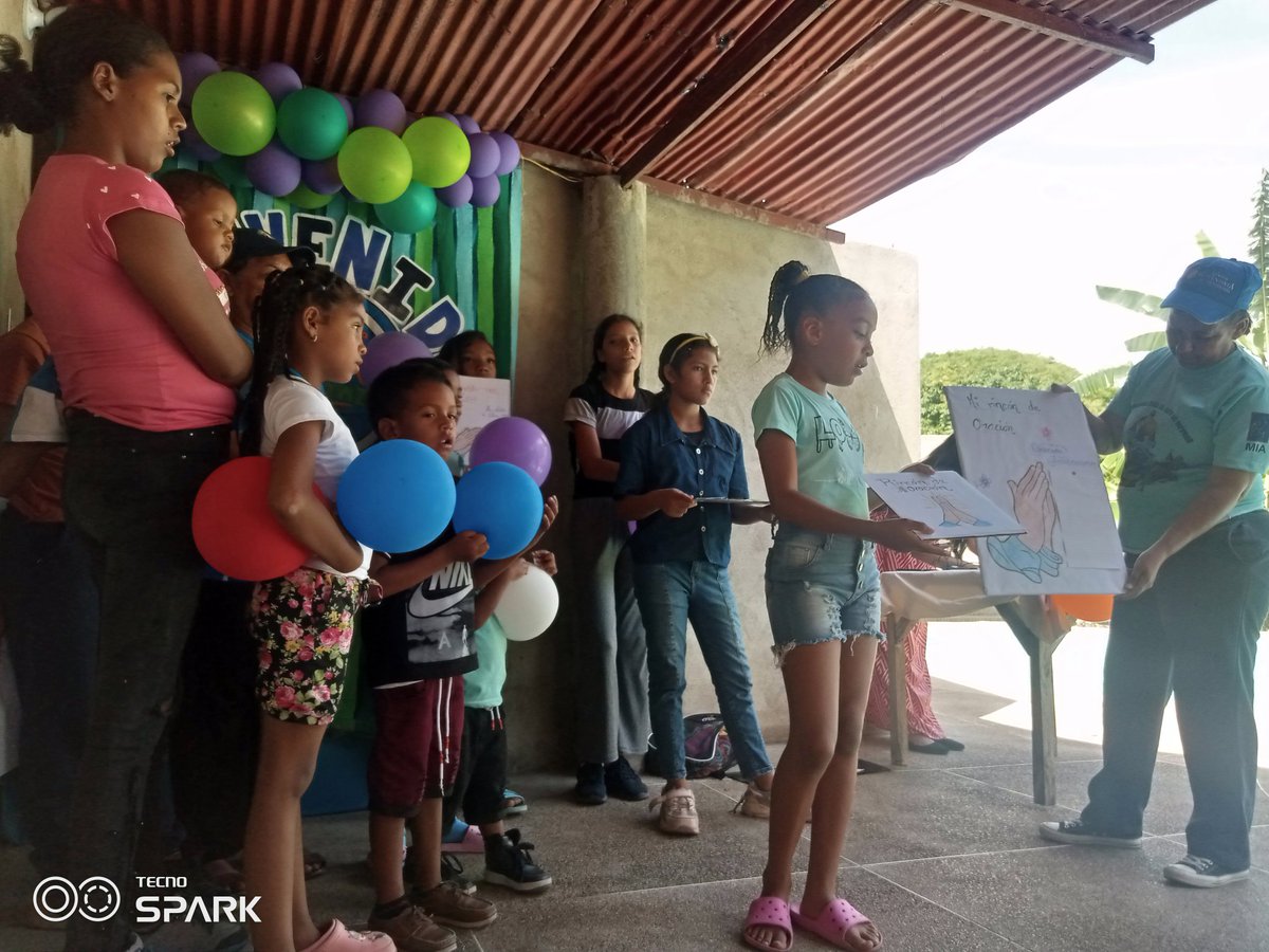 UVOriental's tweet photo. El pasado domingo 14 de abril se celebró en el distrito Santa Teresa @AVCSur un desfile de las "Olimpiadas de Esperanza" para mostrar y explicar las actividades y manualidades que realizaron los niños y adolescentes durante el primer trimestre del año 2024.

#UVOenAcción https://t.co/Ps0id2hBDb