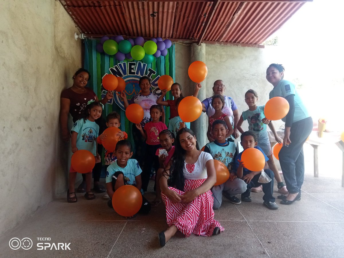 UVOriental's tweet photo. El pasado domingo 14 de abril se celebró en el distrito Santa Teresa @AVCSur un desfile de las "Olimpiadas de Esperanza" para mostrar y explicar las actividades y manualidades que realizaron los niños y adolescentes durante el primer trimestre del año 2024.

#UVOenAcción https://t.co/Ps0id2hBDb