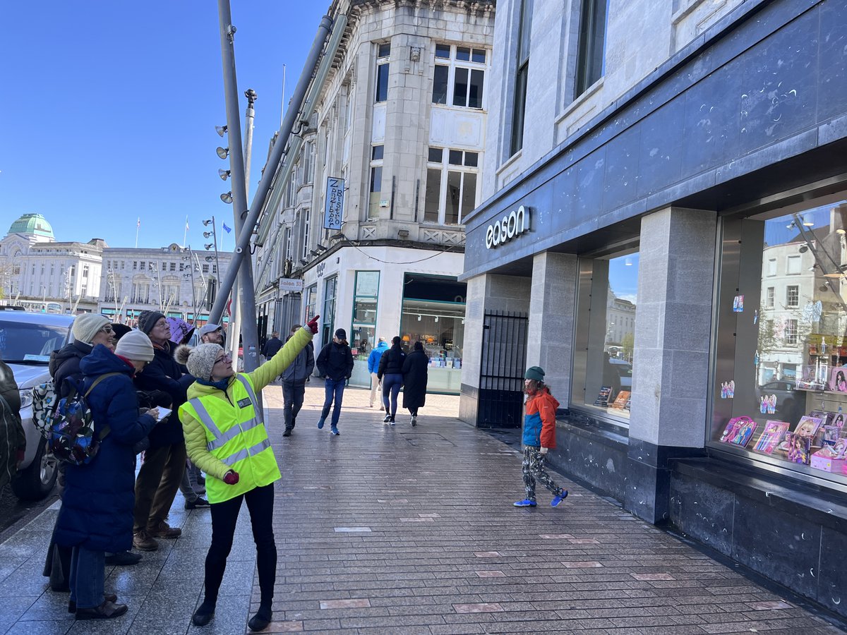 Lots of smiling faces on our Cork City Fossil Walk today for @corklearning @learning_fest. We have all the locations of the walk on the interactive map on our website for you to explore! ucc.ie/en/fossil-heri… #corkloveslearning #corklearningfest2024 #corkcelebrateslearning