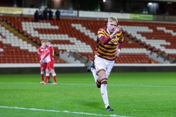 A host of Premier League Category 1 Academy clubs are tracking Bradford’s teenage sensation Harry Ibbitson. The 18-year-old has been earning rave reviews for Bradford’s U18 &U19 sides this season. The 6ft 2in forward has scored 29 goals in 29 games so far this term. #bcafc