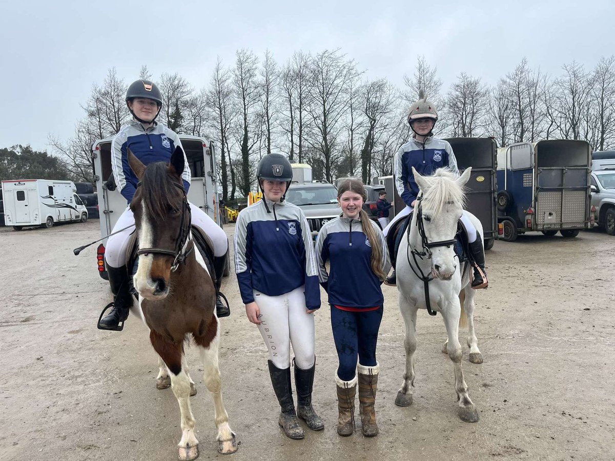 Well done to the McEgan Equestrian team of Amy and Katie Cronin & Hanna and Katie O’Connell who competed successfully last weekend at the Interschools Equestrian championships in Cork. Well done girls. 🐎