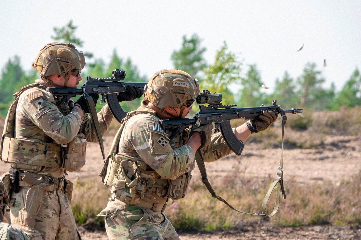 Finns with M4 carbines & Americans with RK 62M2s
