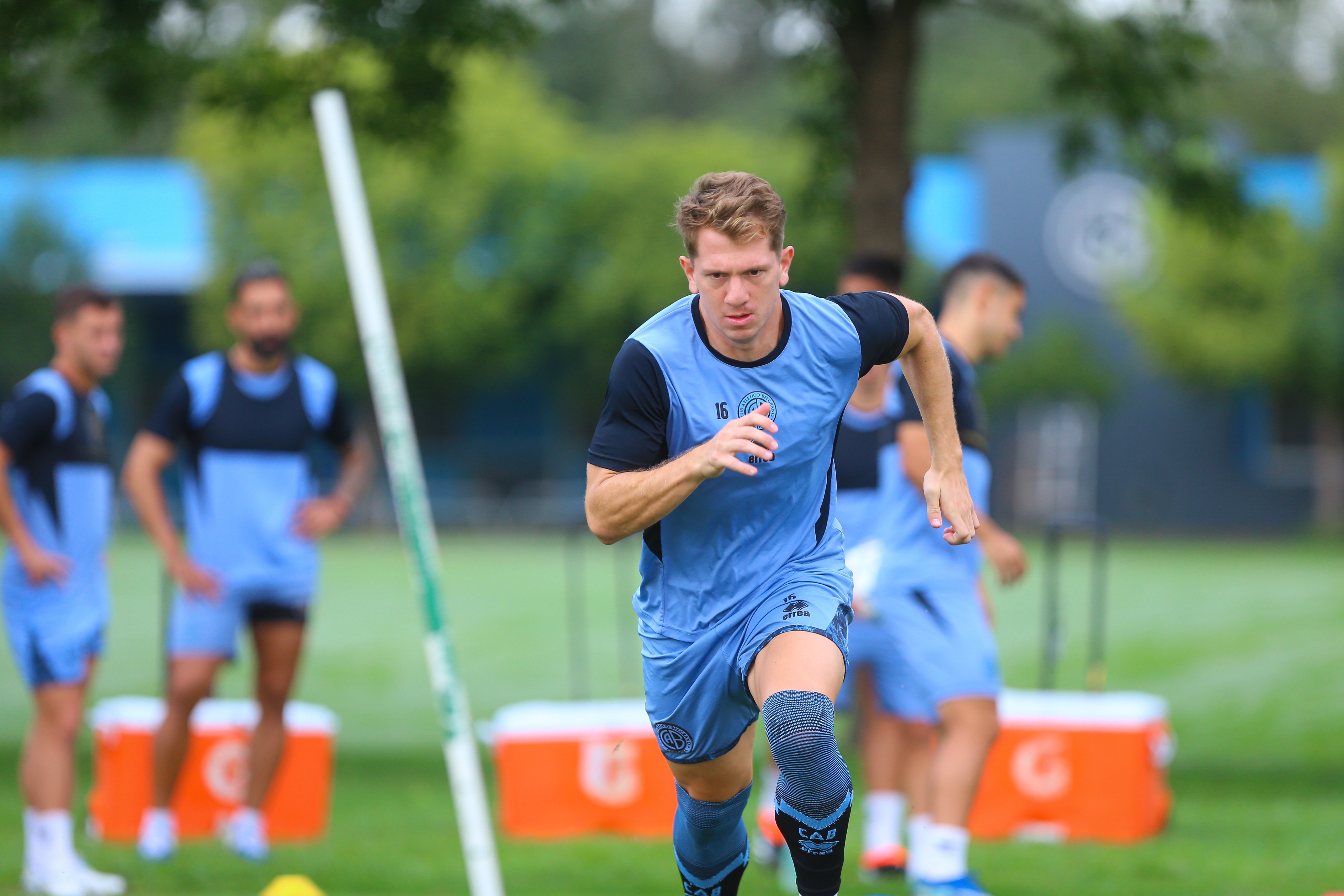 Belgrano recibe a Racing por la última fecha: Hora, TV y formaciones | Canal Showsport