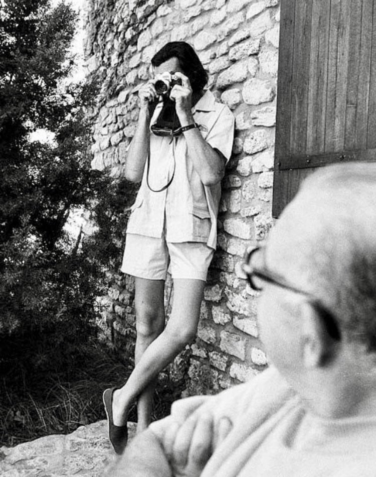 “Fotoğrafın daima bende; ona baktığımda seni hatırlamak için değil, seni hatırladığımda ona bakmak için.” Julio Cortázar